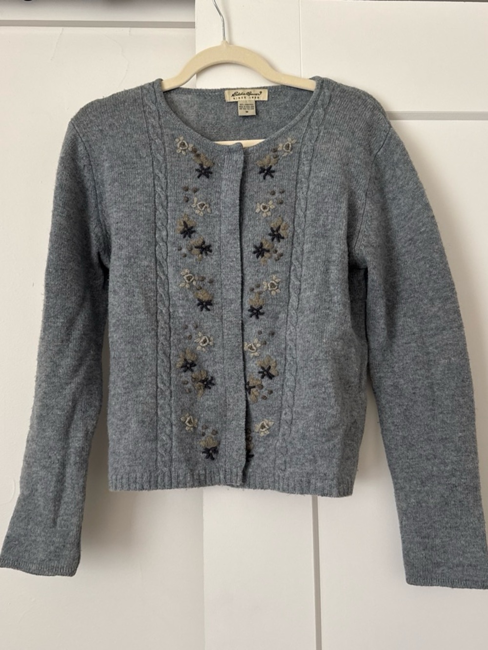 Vintage Eddie Bauer 100% Lambswool Embroidered Crew Cardigan